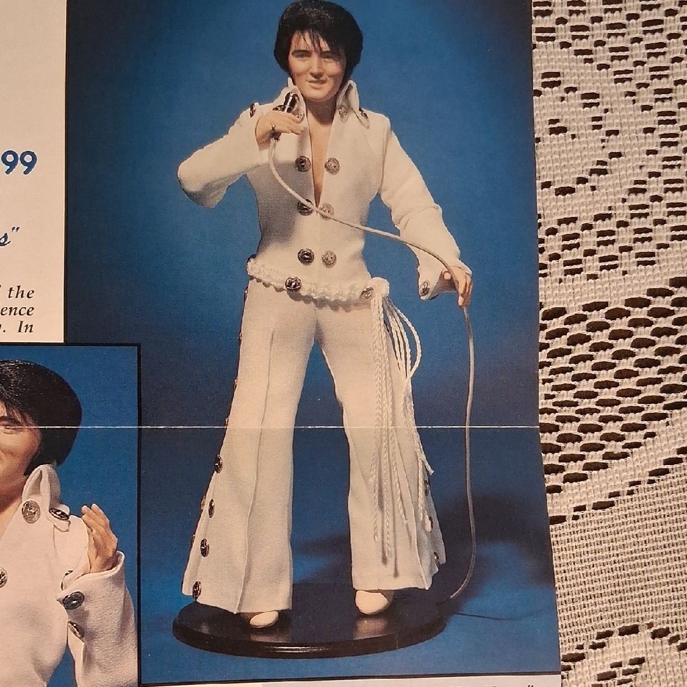Elvis - King Of Las Vegas Figurine - Ashton Drake Gallery